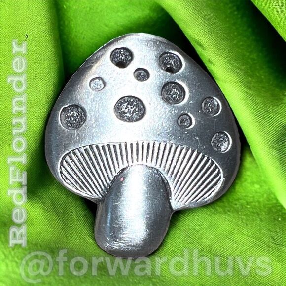 Charming Mushroom Silver Tone Brooch: A Treasure with Time-Worn Character - Picture 4 of 7